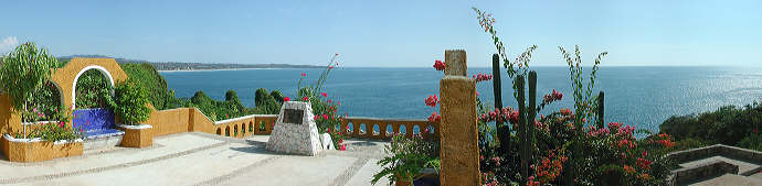 Puerto Escondido public overlook